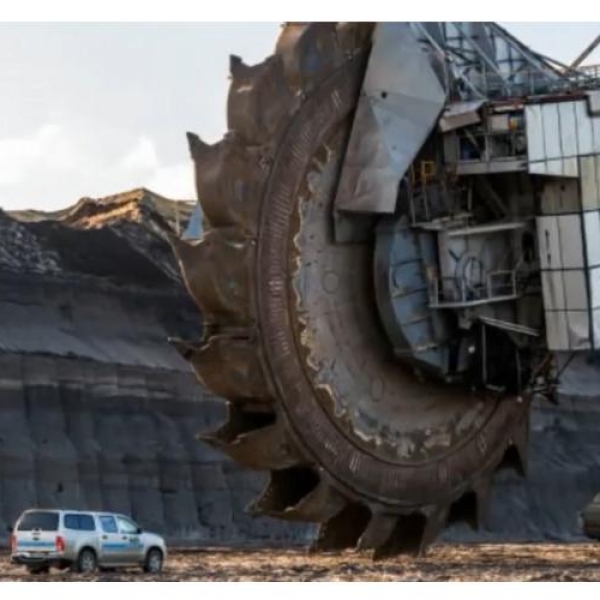 15 Cỗ máy khủng nhất thế giới