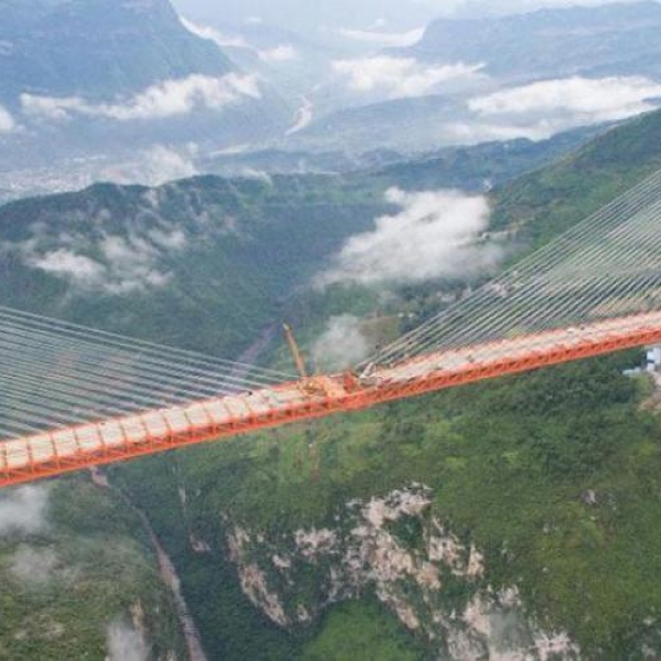 Trung Quốc thông xe cầu cao nhất thế giới