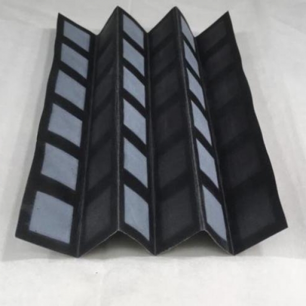 Pin giấy tạo ra điện nhờ vi khuẩn nước thải