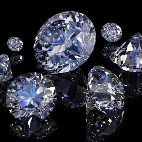 Kim cương tự nhiên hình thành như thế nào?