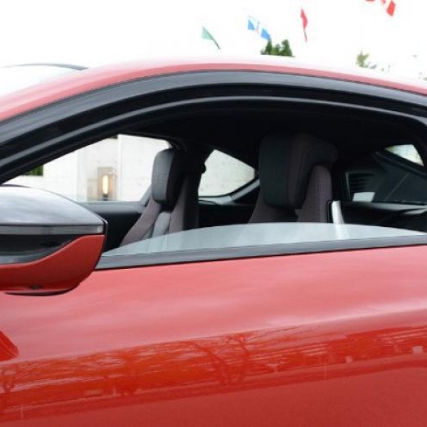 Cách xử lý kính lái xe hơi bị mờ khi trời nồm