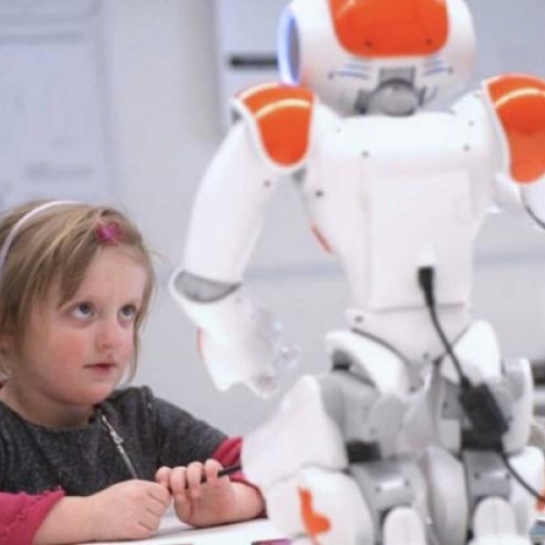 Robot sẽ dạy học cho con người chỉ trong 14 năm nữa