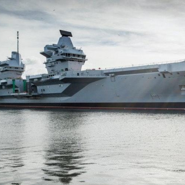 Lộ diện tên lửa 