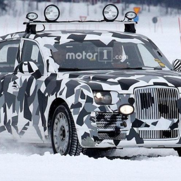Lộ diện siêu xe mới của tổng thống Nga