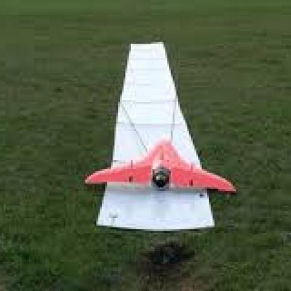 Máy bay điều khiển phản lực cơ mini xé gió với tốc độ hơn 700 km/h.