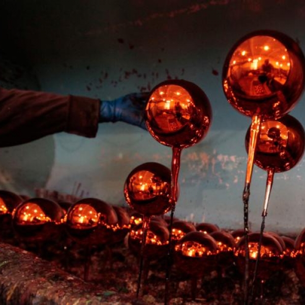 Công Nghệ Máy Móc Sản Xuất Chai Thủy Tinh Thật Tuyệt Vời