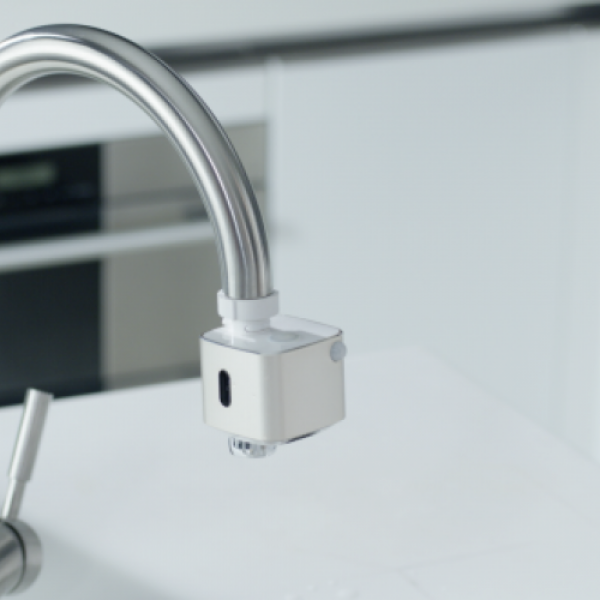 Autowater - Thiết bị có khả năng biến vòi nước tại nhà bạn thành vòi nước tự động như trong trung tâm thương mại